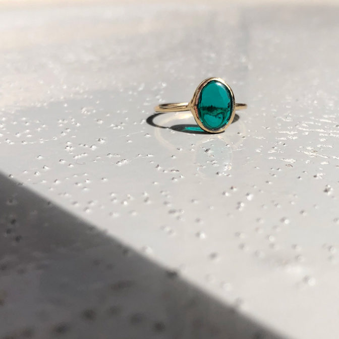 エメラルドグリーンリング