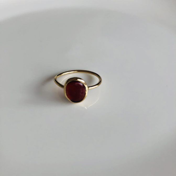 Smallオーバルリング　レッド正面