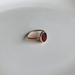 Smallオーバルリング　レッド斜め