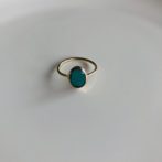 Smallオーバルリング　エメラルドグリーン正面