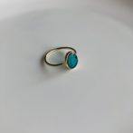 Smallオーバルリング　エメラルドグリーン斜め