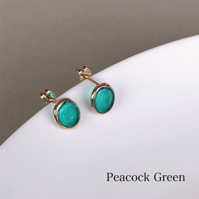 オーバルピアス　ピーコックグリーン