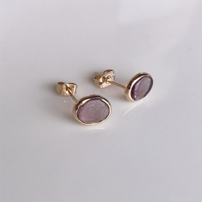 オーバルピアス　ピンク正面