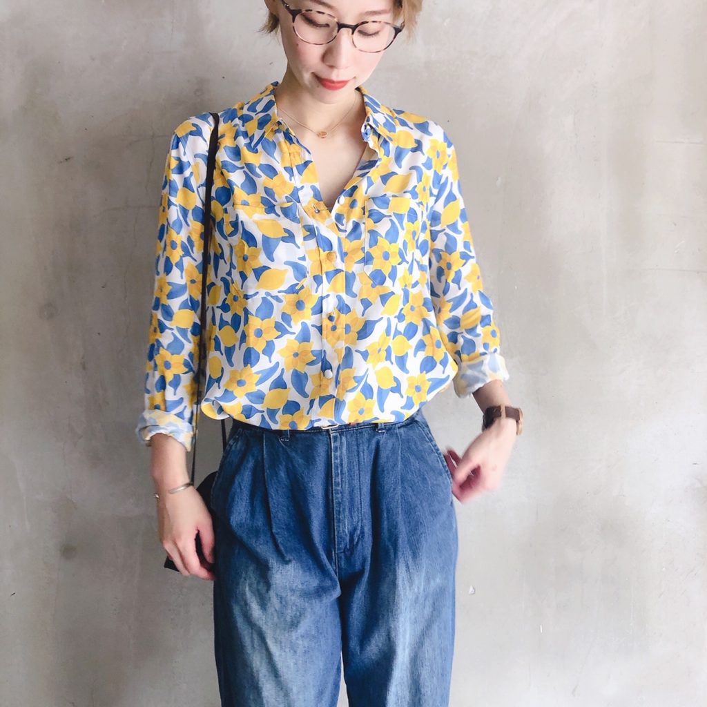 カプリ柄シャツ