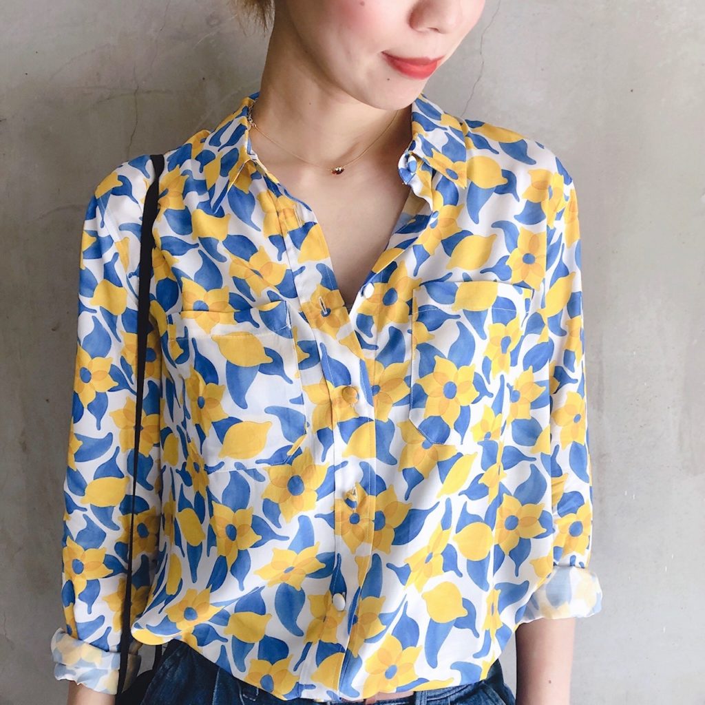 カプリ柄シャツ