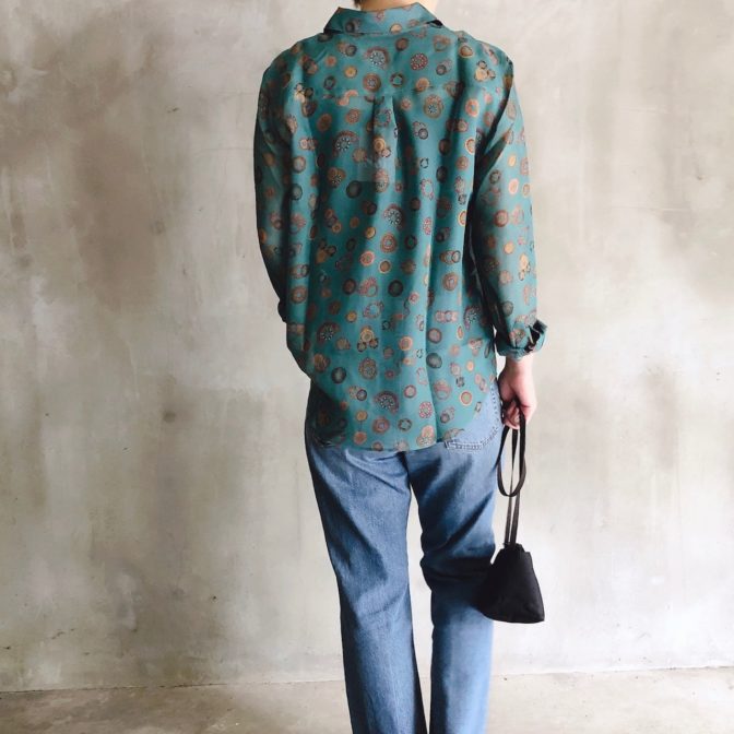 ソワパリ　ネックレス柄シャツ