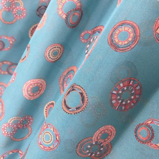 ソワパリ　ネックレス柄シャツ