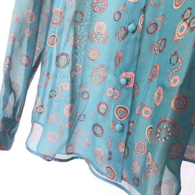 ソワパリ　ネックレス柄シャツ