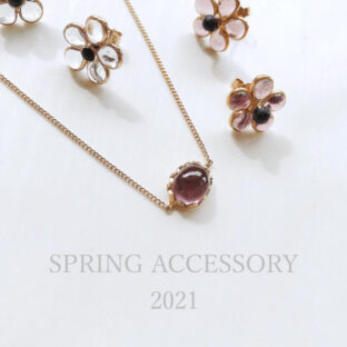 新作アクセサリー製作中