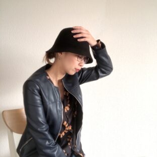 冬のフレンチコーデ　＃ブラックシャツ