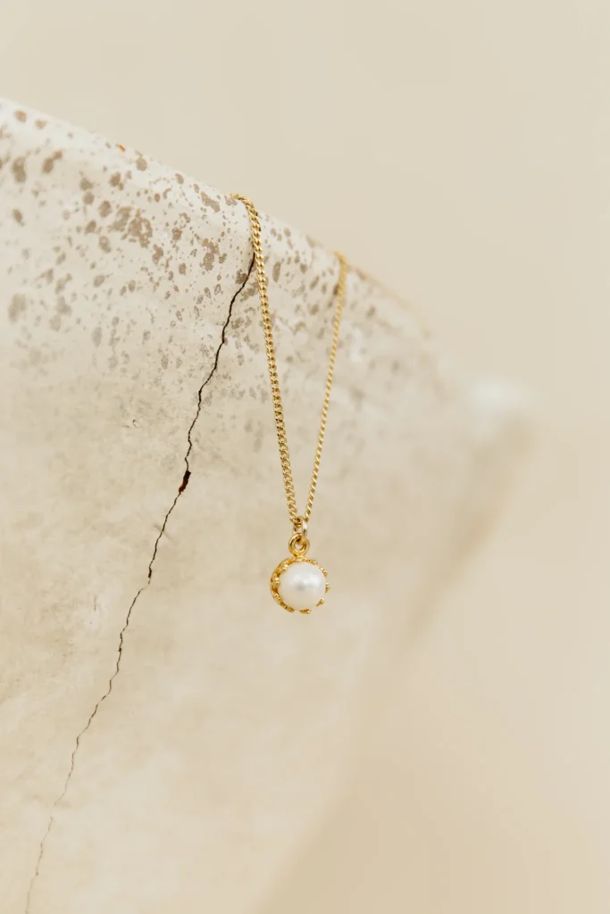 ジゼルべーネックレス