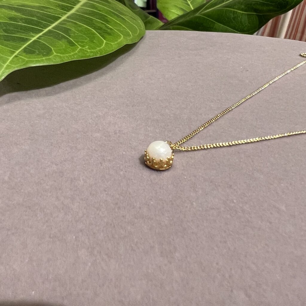 ジゼルべーネックレス
