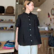 Linen Ya(リネンヤ)丸襟半袖ブラウス/ホワイト・ブラック