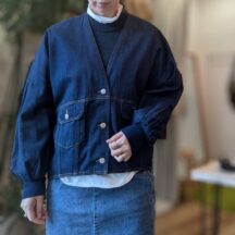 PASSIONE(パシオーネ)Vネックデニムジャケット