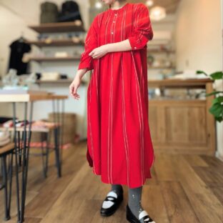 SLOW HANDS(スローハンズ)レーヨンロングワンピース